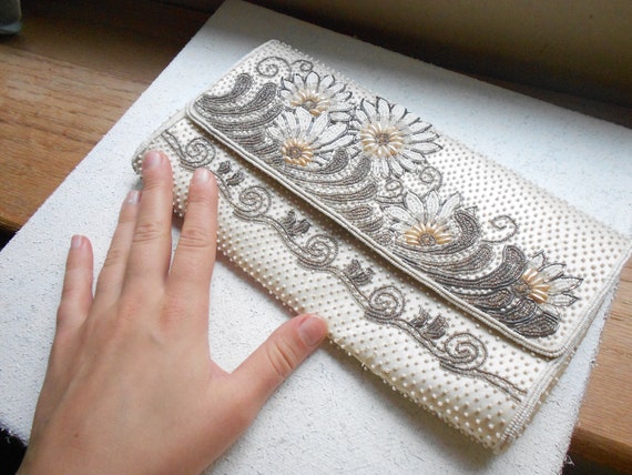 Handmade Vintage Clutch Purse - image 10