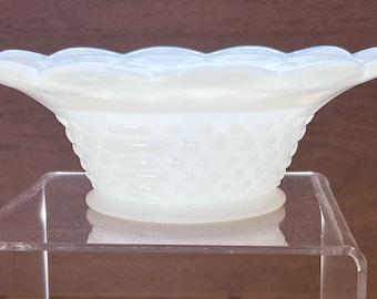 Retro Hob Nail Milk Glass Scalloped Edge Candy Dish Condiment Trinket Gift Girly