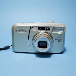 Kyocera Yashica Zoomate 115 analog 35mm film camera