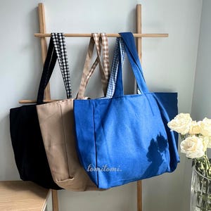 Wendetasche aus Canvas | Gingham & Solid Colors, Geräumige Wochenend-Umhängetasche Bild 1