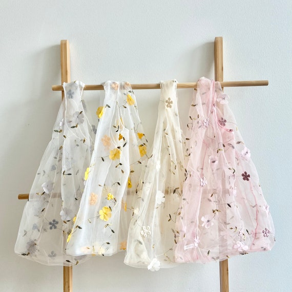 Embroidered Floral Mesh Tote Bag | Transparent Beach  display picture 1