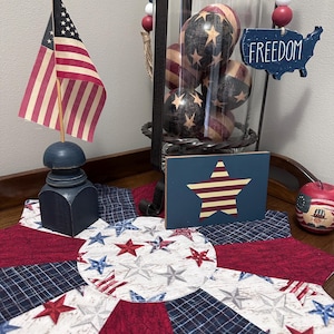 Patriotic Table Topper, Dresden Plate Table Topper, Quilted Table Topper, Placemat, Table Linen, Red White Blue, USA, July 4th, Memorial Day