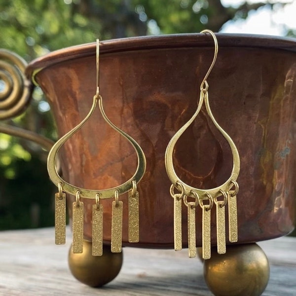 Raw brass chandelier earrings with golden stainless steel ear hooks. Heartmade by SaraBokwallDesign.