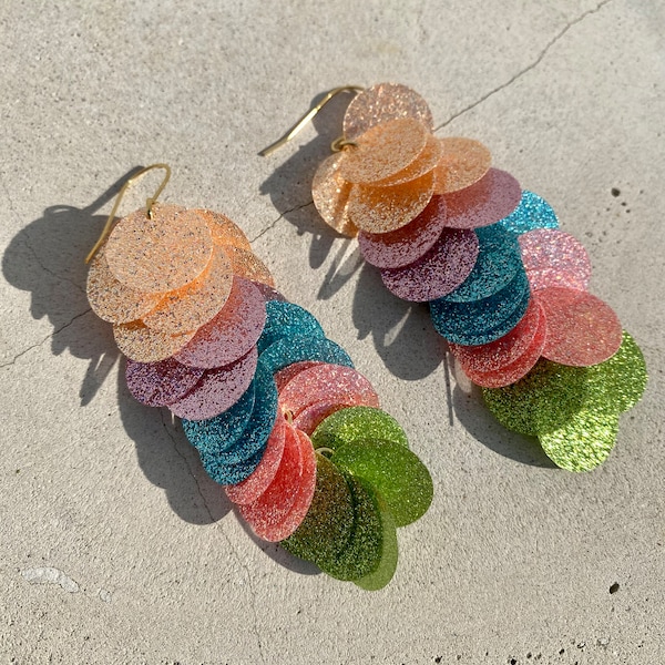 OUF ! Boucles d'oreilles à paillettes et crochets en acier inoxydable par SaraBokwallDesign.