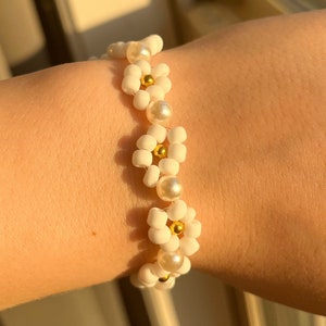 Daisy Bracelet | Flower Bead Bracelet | Beaded Flower Bracelet | Daisy Bead Bracelet |  Seed Bead Bracelet | Daisy Flower Bracelet
