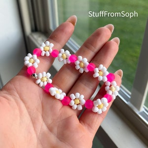 Daisy Bracelet | Flower Bead Bracelet | Beaded Flower Bracelet | Daisy Bead Bracelet |  Seed Bead Bracelet | Daisy Flower Bracelet