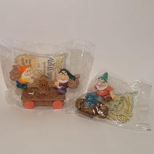 Oliver and Company Fagin Georgette and Winston Plastic Figurine