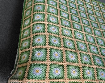 Daisy Granny Square Crochet Blanket Pattern - Beginner-Friendly Crochet Throw with Step by Step Instructions and Photo’s
