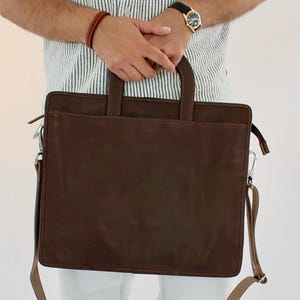 Slim Leather Briefcase: Organized Laptop Messenger Bag for Men / Women