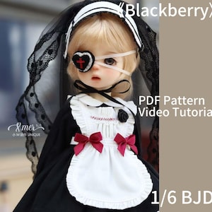 Könnte beinhalten: Eine schwarz-weiße Puppe, die ein weiß-schwarzes Dienstmädchen-Outfit mit einer roten Schleife trägt. Die Puppe hat ein schwarzes Augenpflaster mit einem roten Herzen und einem Kreuz darauf. Die Puppe trägt einen schwarzen Schleier mit Spitzenbesatz. Der Text "Blackberry" befindet sich in der oberen rechten Ecke des Bildes. Der Text "PDF Pattern Video Tutorial" befindet sich in der unteren rechten Ecke des Bildes. Der Text "1/6 BJD" befindet sich in der unteren rechten Ecke des Bildes.