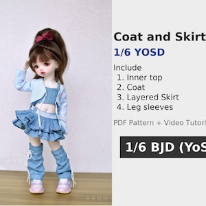 Könnte beinhalten: Eine Puppe in einem Jeansrock-Set, bestehend aus einem geschichteten Rock, einem Oberteil, einem Mantel und Beinärmeln. Die Puppe hat braune Haare und trägt rosa Turnschuhe. Der Text auf dem Bild lautet "Coat and Skirt Set 1/6 YOSD".