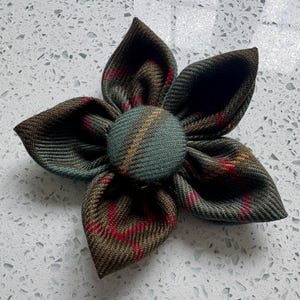 Scottish Clan Cameron Hunting Tartan Brooch