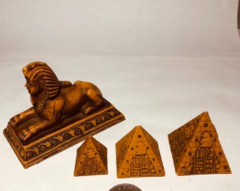 真鍮製エジプトピラミッド3個セット。手作りの古代エジプト装飾