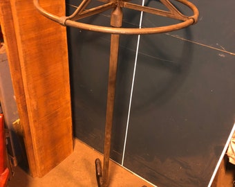 Antique Metal Circular Robin Groom Clothing Rack on Wheels - Etsy