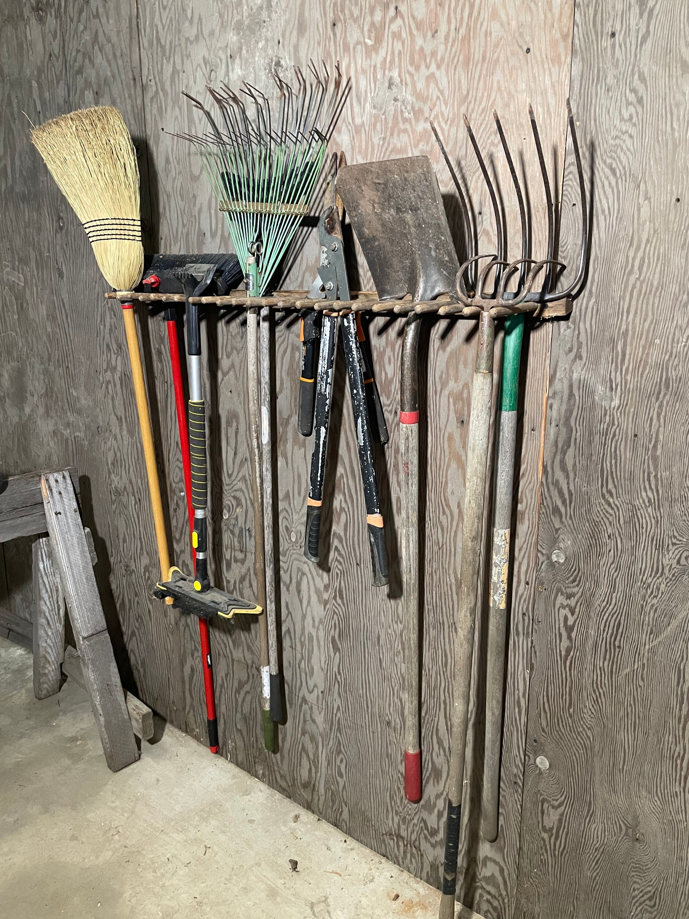 1 Vintage Garden Tool Wall Storage Rack 511/4 X 71/4 Versatile