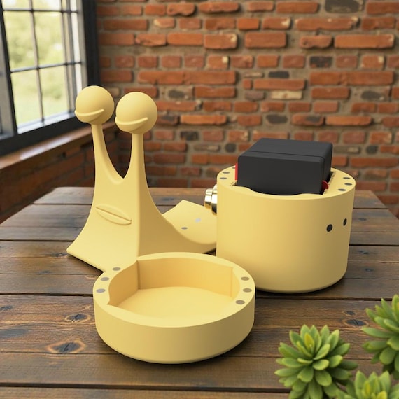 Tactical Signal Snail Deckbox – Modular Fantasy Communication Pod