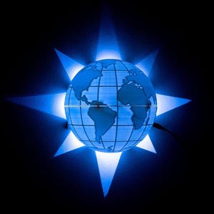 Exploration Globe Wall Light – Lampa nocna z mapą świata wydrukowaną w 3D – Inspirowana podróżami lampa ścienna do pokoju dziecięcego lub gabinetu - World Lamp