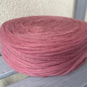 Dundaga Pencil Roving Lana Merino Non Filata 2 capi, Rosa MRY5_2