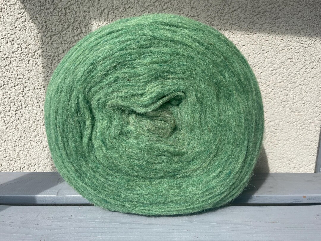 Dundaga Merino Pencil Roving, Unspun Wool 2-ply, Green, MRY1_2 - Etsy ...