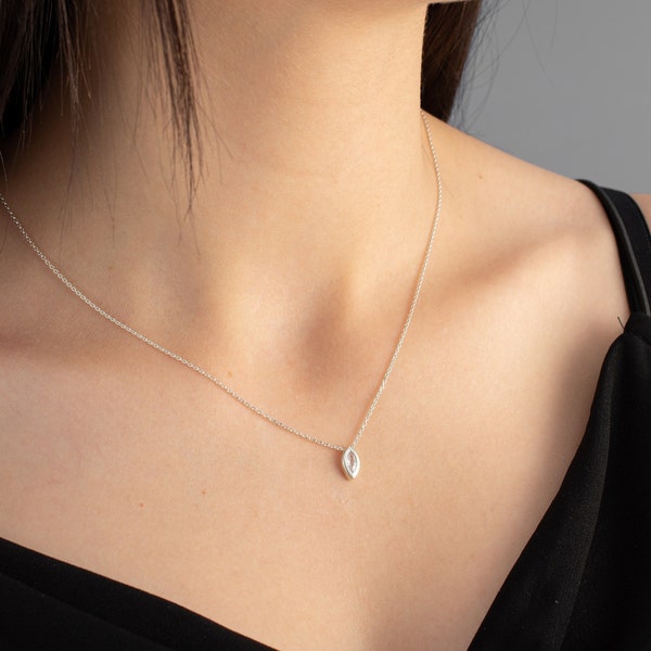 Oval Diamond Necklace, Minimalist Necklace, Cubic Zirconia Necklace, Bridal Pendant, Wedding Necklace, Bridesmaid Gifts, Necklace For Women