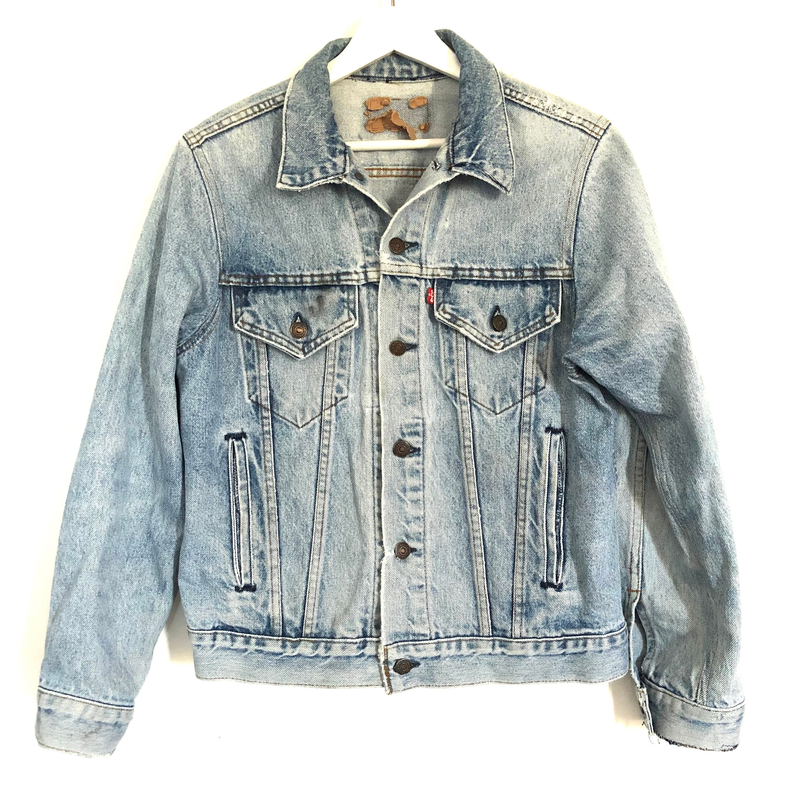 white levi trucker jacket mens