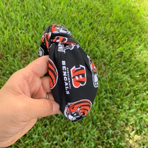 Bandeau noué fait main des Bengals : l&#39;esprit d&#39;équipe de football de Cincinnati