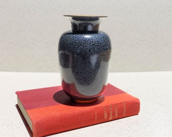 Vintage Messing Emaille Vase, graue und schwarze Vase, Vintage Wohndekor