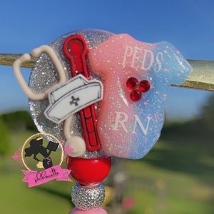 Bobine de badge, infirmière pédiatrique, travail d'identification, badge d'identification d'enseignant, bobine de badge bling, support d'identité, badge d'infirmière, cadeau médical, cadeau de collègue, infirmière pédiatrique