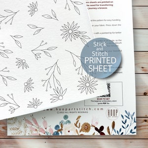 Broderimönster med blommotiv, självhäftande tryckt ark, självhäftande överföringslapp, tvättbar stabilisator, broderade jeans