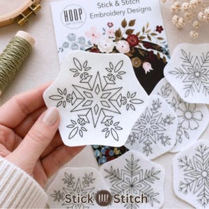 Stickvorlage „Schneeflocke“ zum Aufkleben und Sticken, Winterstickvorlage, abziehbare und abwaschbare Folie, DIY-Handstickdesign