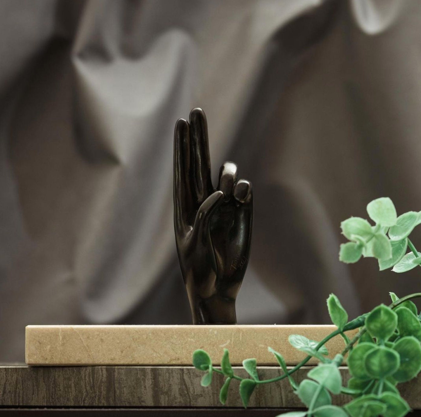 Glücks-Mudra | (Kleine) | Handarbeit | Handgeste Mudra Skulptur | Bronze Hände | Haus oder Büro Dekor