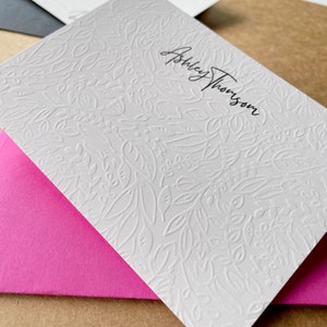 Personalisiertes Briefpapier - Briefpapier - Personalisiertes Notizkarten-Set mit geprägtem Papier - 10er Set