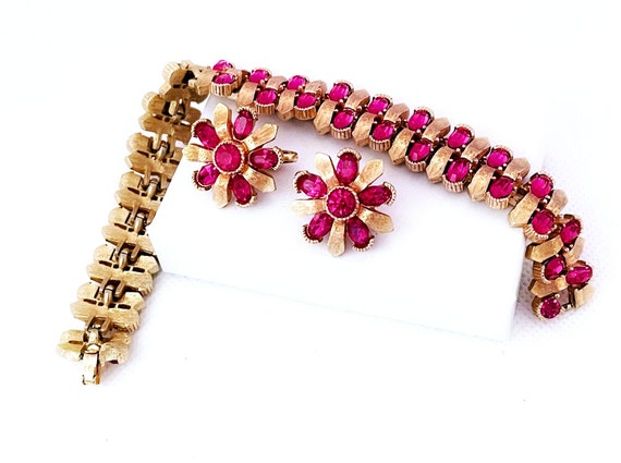 Vintage Crown Trifari Fuchsia Pink Bracelet and C… - image 6