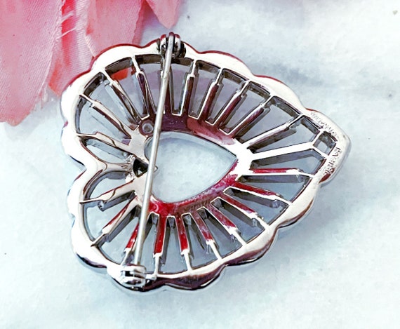 Vintage Crown Trifari Baguette Heart Brooch Pin, … - image 9