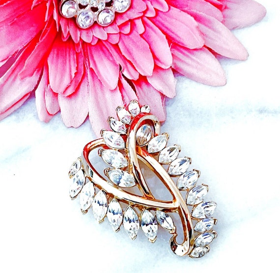 Vintage Crown Trifari Rhinestone Heart Brooch Pin - image 1