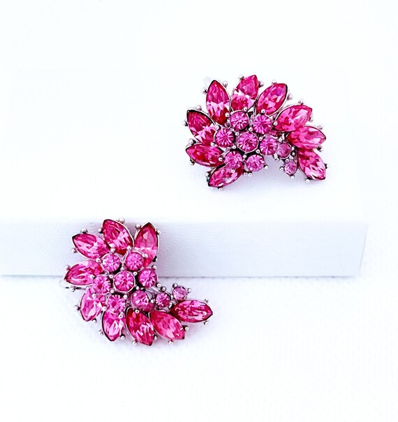 Vintage Trifari Pink Fuchsia Contessa Earrings - image 4