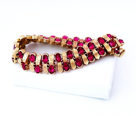 Vintage Crown Trifari Fuchsia Pink Bracelet and C… - image 4