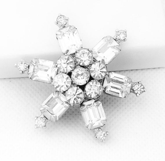 Stunning Vintage Weiss Snowflake Brooch, Christma… - image 5
