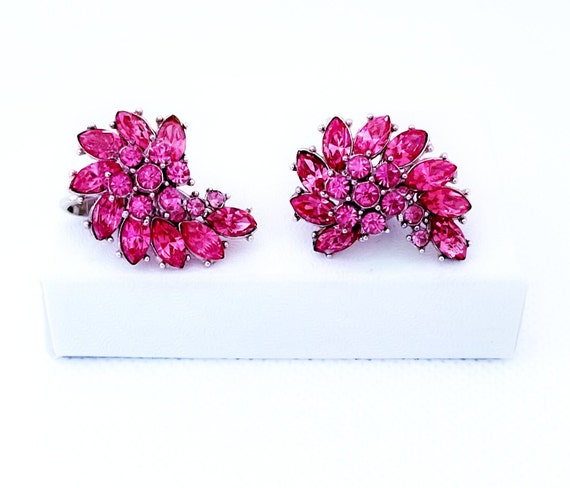 Vintage Trifari Pink Fuchsia Contessa Earrings - image 2