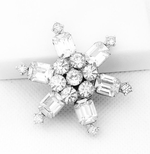 Stunning Vintage Weiss Snowflake Brooch, Christma… - image 6