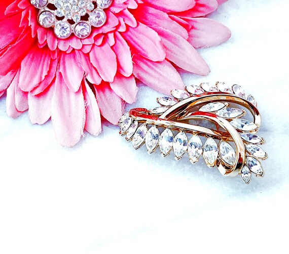 Vintage Crown Trifari Rhinestone Heart Brooch Pin - image 6