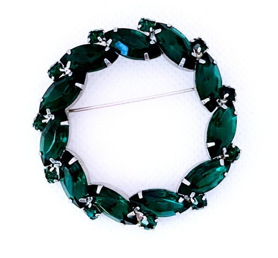 Vintage Christmas Green Rhinestone Wreath Brooch,… - image 4