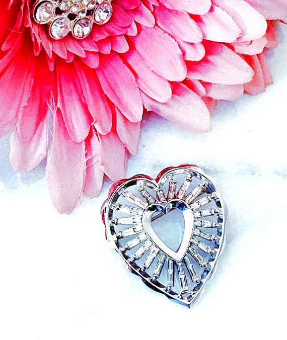 Vintage Crown Trifari Baguette Heart Brooch Pin, … - image 2