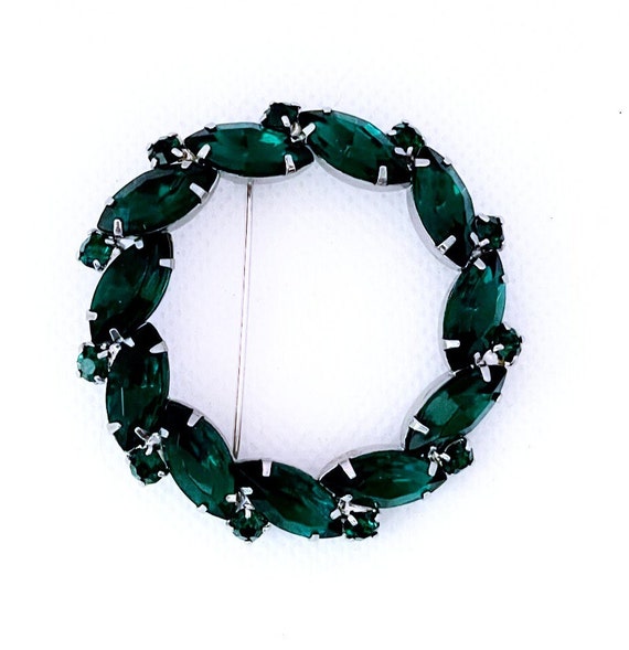 Vintage Christmas Green Rhinestone Wreath Brooch,… - image 1