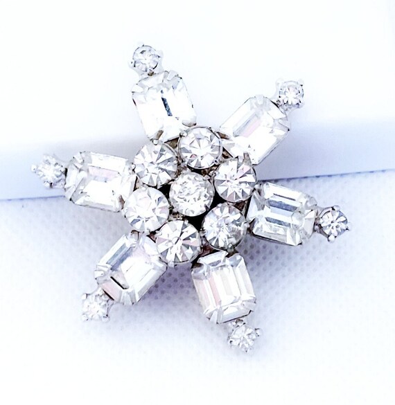 Stunning Vintage Weiss Snowflake Brooch, Christma… - image 2