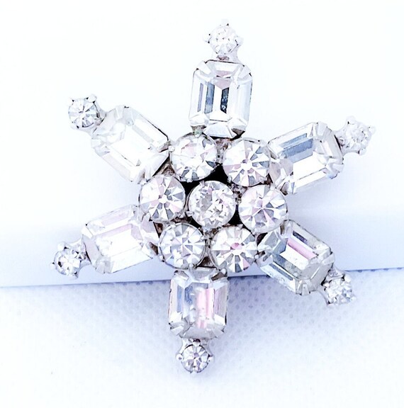Stunning Vintage Weiss Snowflake Brooch, Christma… - image 7