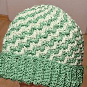 Handgemachte Häkelmütze 100% Wolle Merino、Cappellino caldo in lana fatto a mano