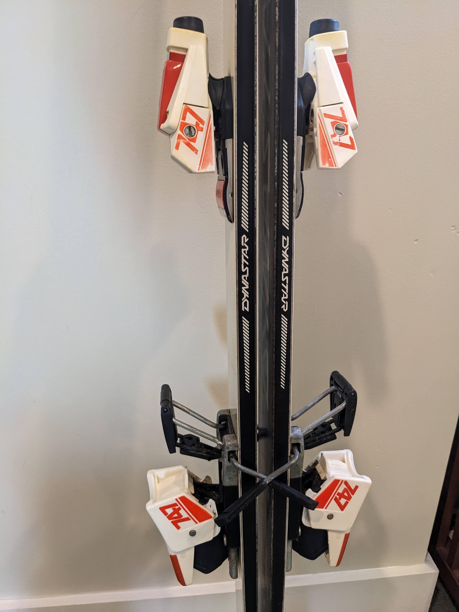 Skis DYNASTAR Supra Carbon Sport Series 99. Salomon 747 Bindings