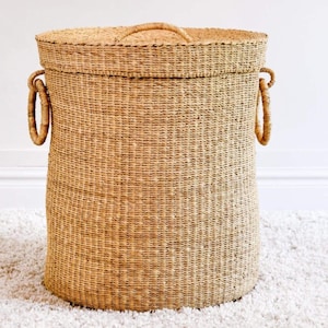 Handwoven Large Laundry Basket with a lid– Natural Woven Hamper for Clothes, Towels & Blankets – Eco-Friendly Home Storage