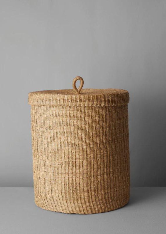 Handwoven Elephant Grass Laundry Basket with Lid: Eco-Friendly Woven Hamper